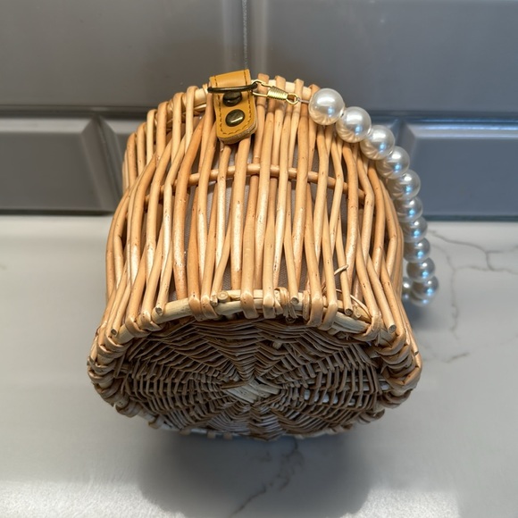 Basket Purse with Pearl Handle - Picture 9 of 9